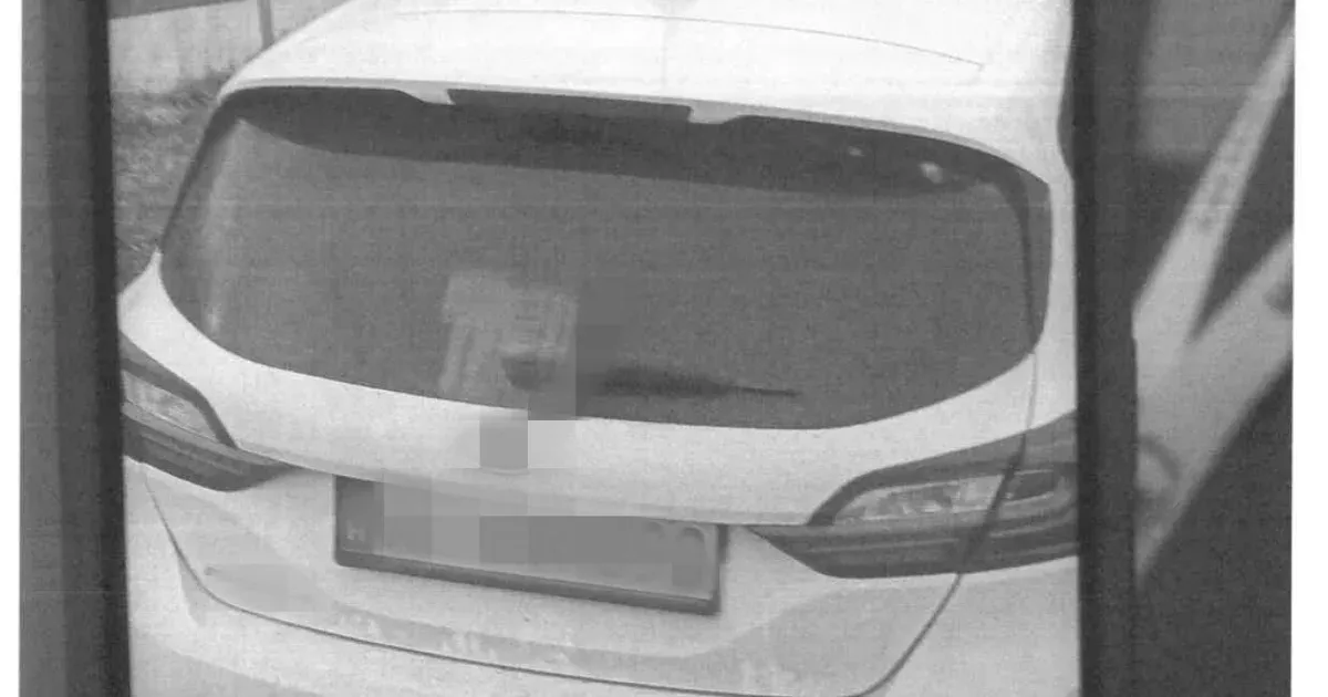 Ököllel támadt a buszvezetőre egy türelmetlen, büntetőfékező autós Siófokon