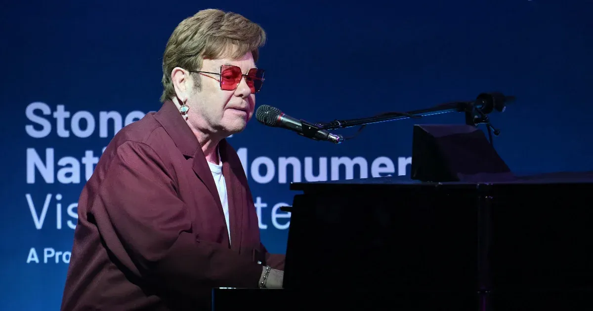 Elton John kis híján megvakult a fél szemére