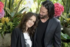 Winona Ryder és Keanu Reeves úgy írogatnak egymásnak, mint a házasok