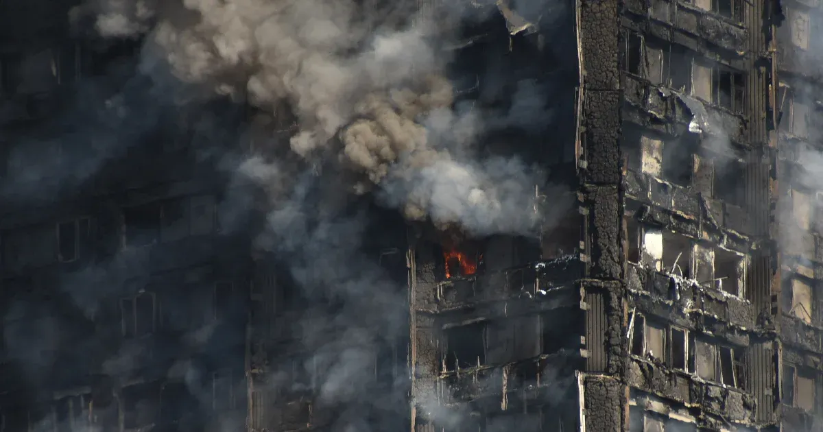 A toronyházat renováló cégek hazugságai vezettek a 2017-es Grenfell-katasztrófához