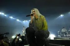 Visszatér a Linkin Park, Emily Armstrong a zenekar új énekese