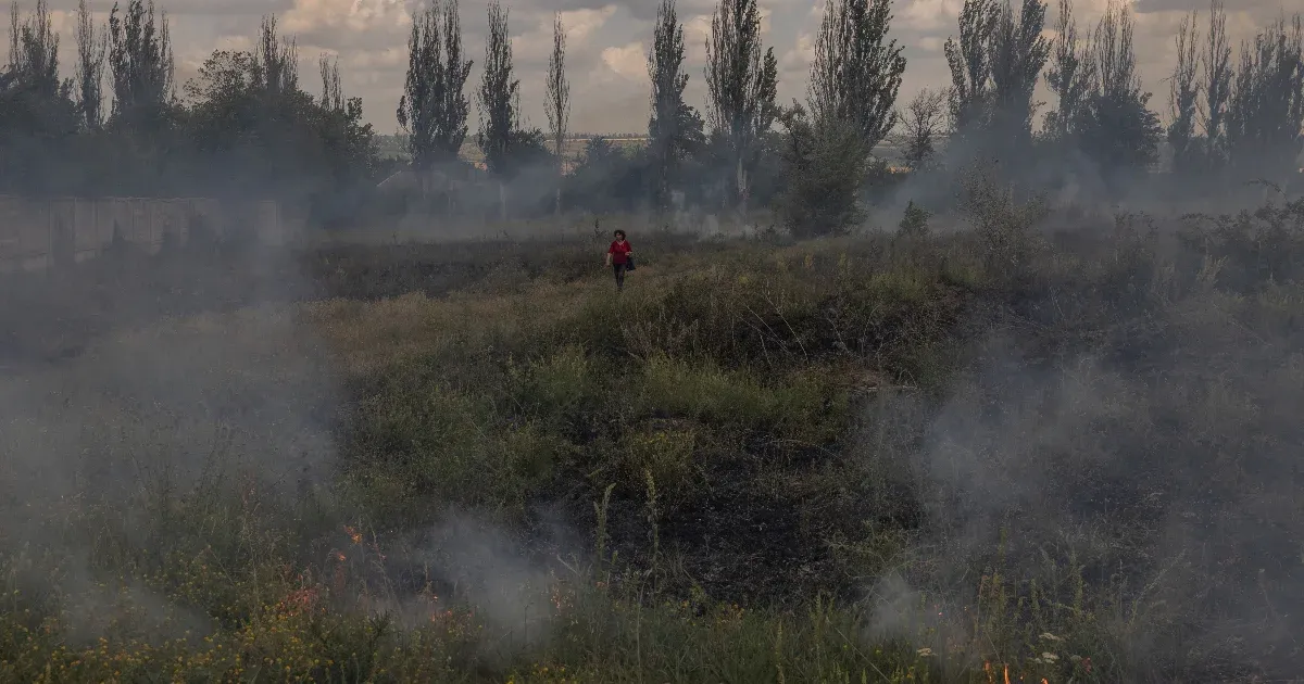 Magukat megadó ukrán katonákat végeznek ki oroszok egy előkerült felvételen