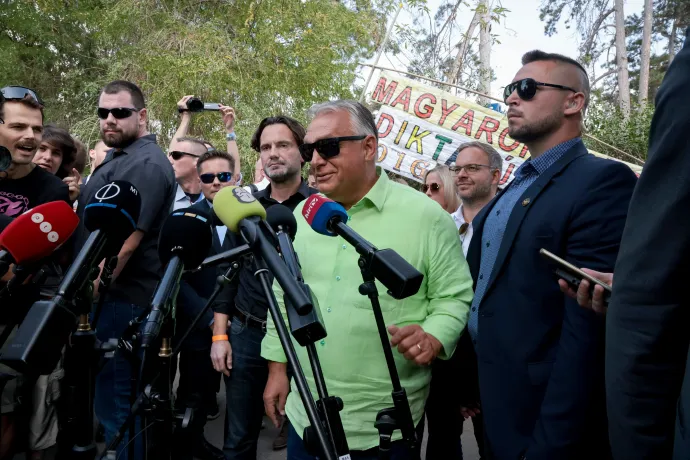 Orbán Viktor kettő óra előtt érkezett, majd sajtótájékoztatót tartott – Fotó: Hevesi-Szabó Lujza / Telex