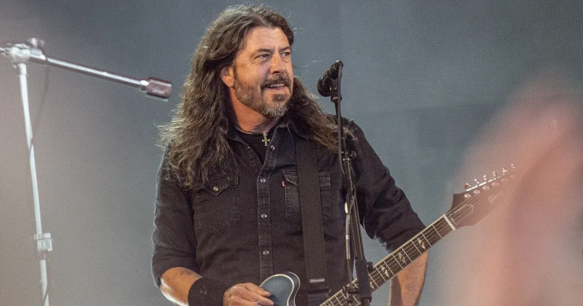 Dave Grohl saját maga jelentette be, hogy házasságon kívüli gyereke született