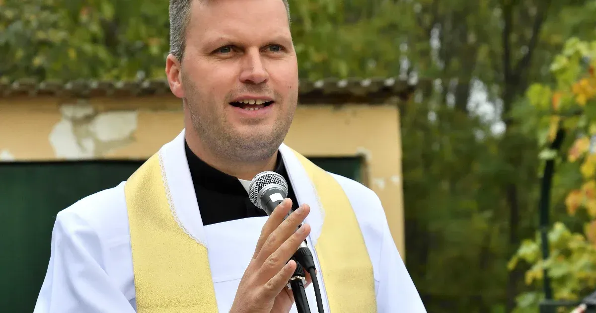 Bese atya bátyja: Ha nem NER-es pap lenne, erről már megfeledkeztünk volna
