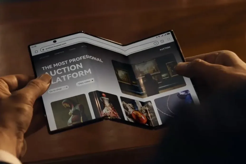 Miközben az Apple bemutatott egy új gombot, a Huawei piacra dobta az első duplán hajtogatható telefont