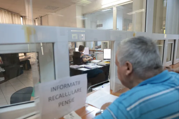 Csütörtökön utalják a nyugdíjasok bankszámlájára az újraszámolt nyugdíjakat