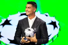 Cristiano Ronaldo az első ember, akinek összesen egymilliárd követője van a közösségi oldalain