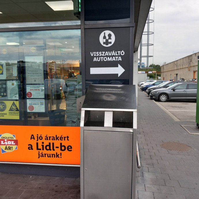 Tarthatatlan a helyzet a palackvisszaváltó automatáknál, lépnek a boltok