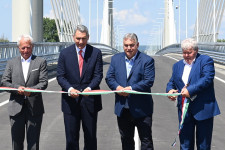 Bármeddig nőhet a NER-es kis gömböc, jöhetnek a még nagyobb jachtok