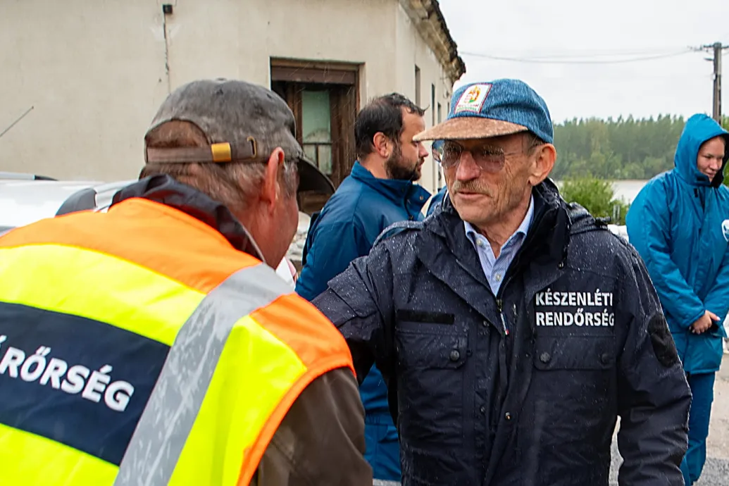 Pintér Sándor szerint Magyar Péter hasznos munkát végez a gáton, más politikusoknak is ezt javasolta