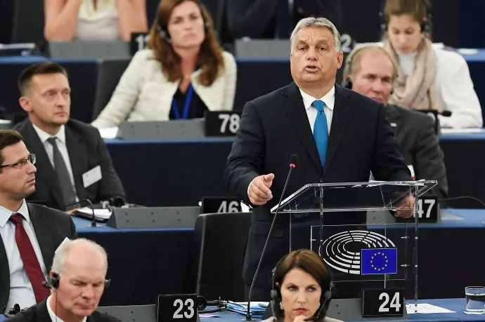 Október 9-én pótolnák a halasztott európai parlamenti vitát, amin Orbán is részt vett volna