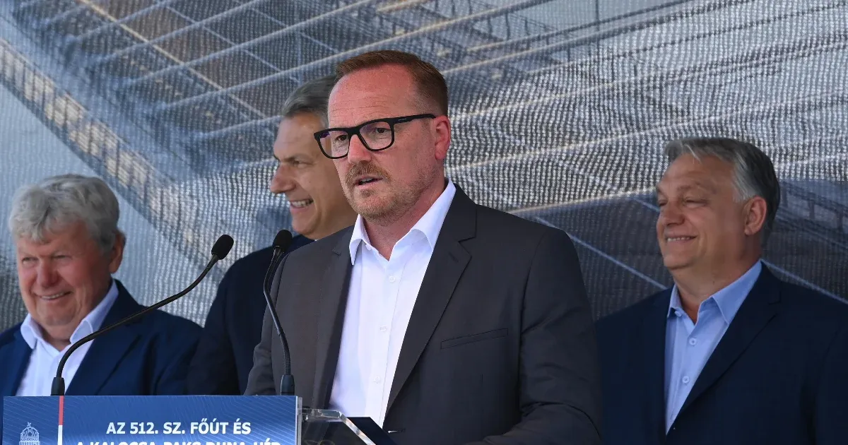 Paks két fideszes alpolgármestere kizáratná a Fideszből a távozó polgármestert, mert több mint 60 milliós jutalmat adott a főjegyzőnek