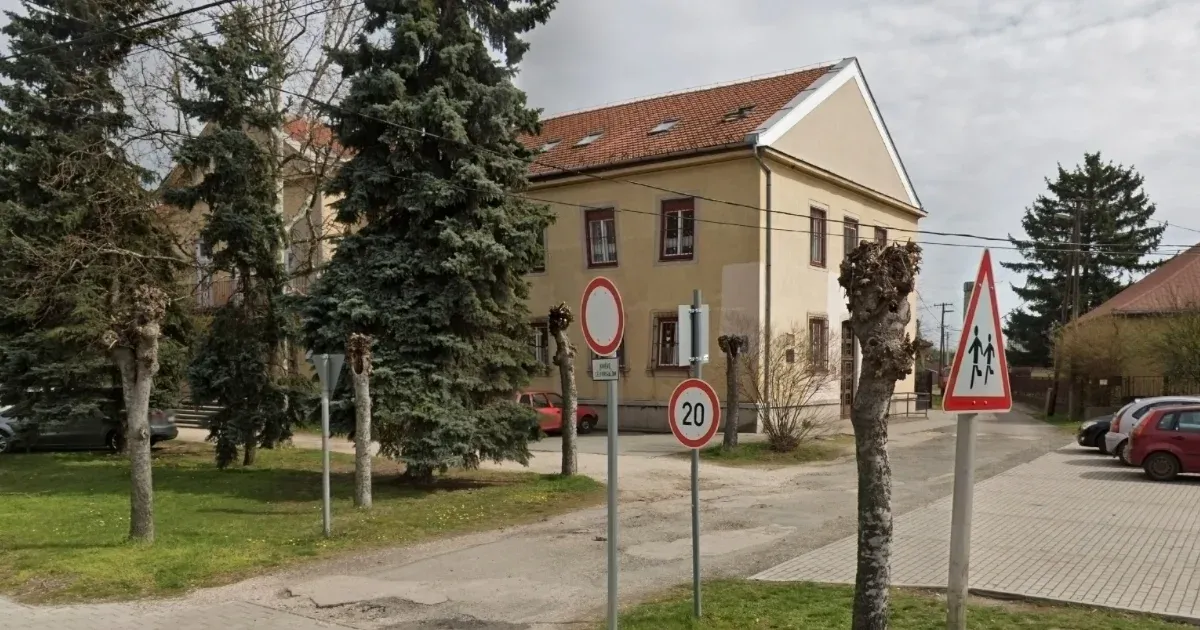 Menesztették a dunavecsei iskolaigazgatót, akit azzal gyanúsítanak, hogy bántalmazta diákjait