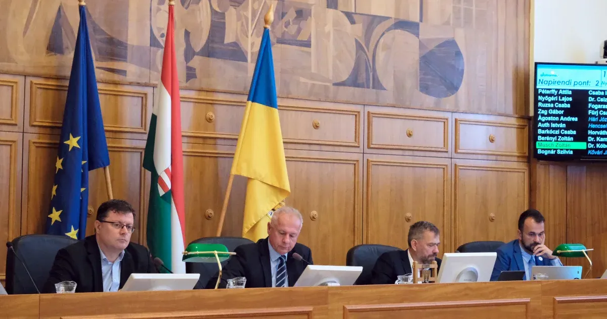 Elvesztette többségét az ellenzék Pécsen, az utolsó pillanatban a polgármesteri hivatalba mentették át az önkormányzati sajtót