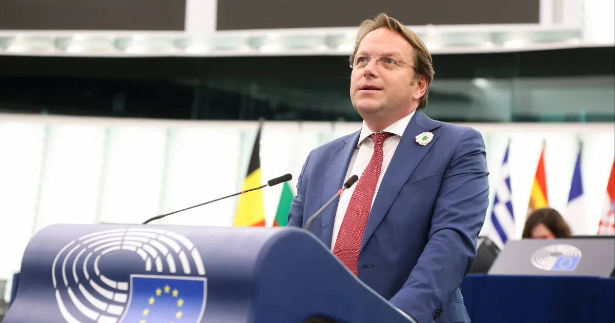 Várhelyi szerint a világ élén járó magyar egészségügy elismerése az EU-biztosi jelölése