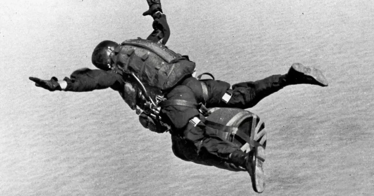 Amerika atombombával ugró ejtőernyősöket képzett ki a hidegháborúban