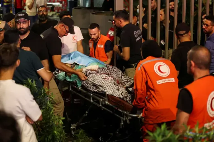 A man injured by one of the blown up pagers is transported by paramedics in Beirut September 17, 2024 – Photo: Mohamed Azakir / Reuters