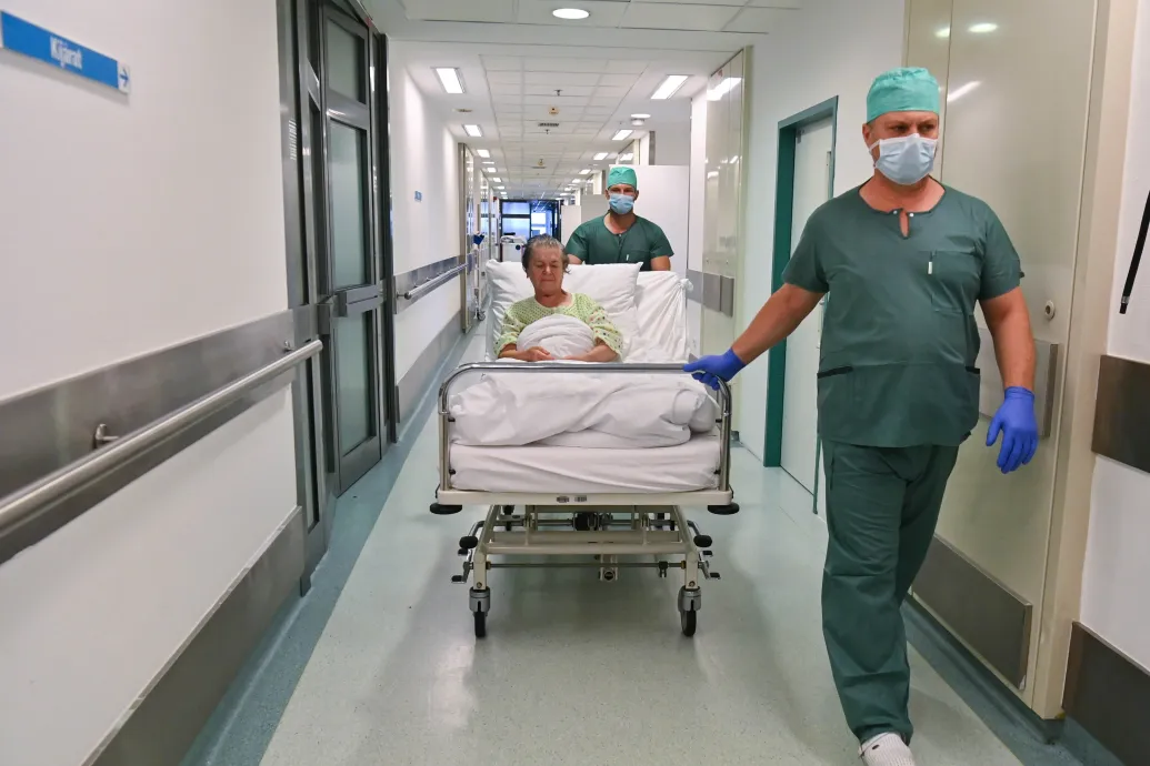 Legalább 191 műtétet halasztottak el a nyáron a klímahibák miatt