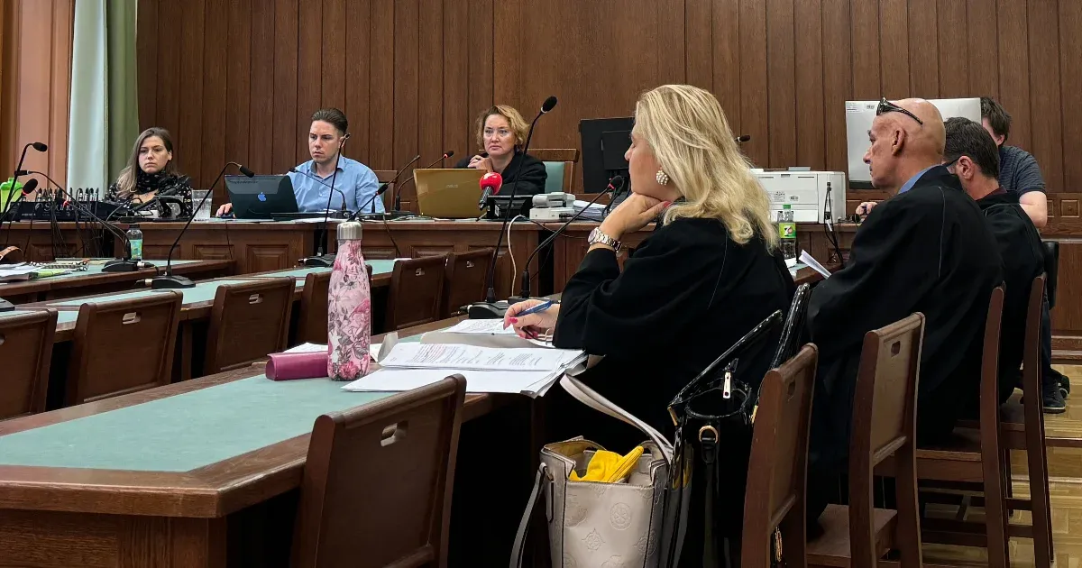 Dörömböltek a menekültek, hogy nyissák ki az ajtót, de az embercsempészek csak meg akartak lógni a rendőrök elől