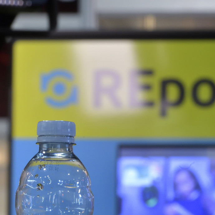 A kukásautó helyett mi visszük vissza a palackokat, mégsem csökken a szemétdíj