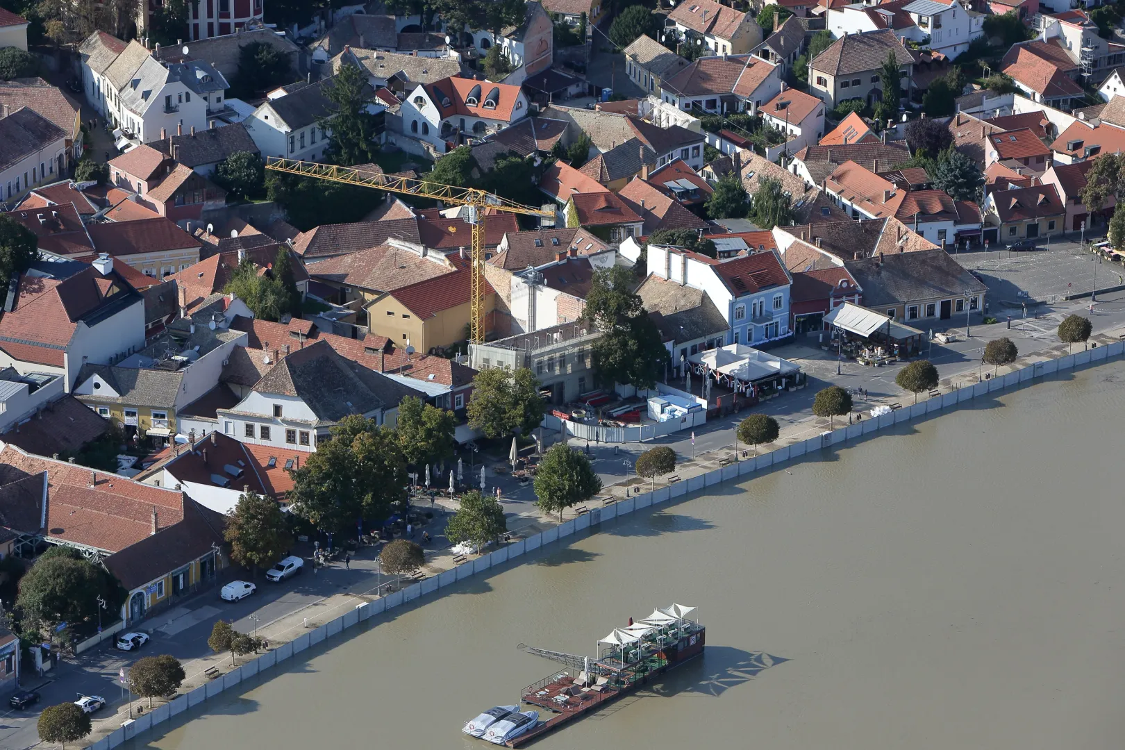 Szentendre, Duna korzó – Fotó: Sztraka Ferenc