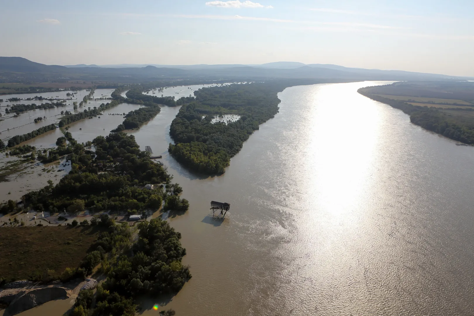 Esztergom, Nyáros-sziget és a Szénrakodó – Fotó: Sztraka Ferenc