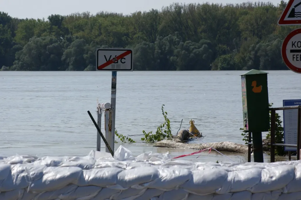 Az árvízi védekezés eddigi legnehezebb napja jön Karácsony szerint