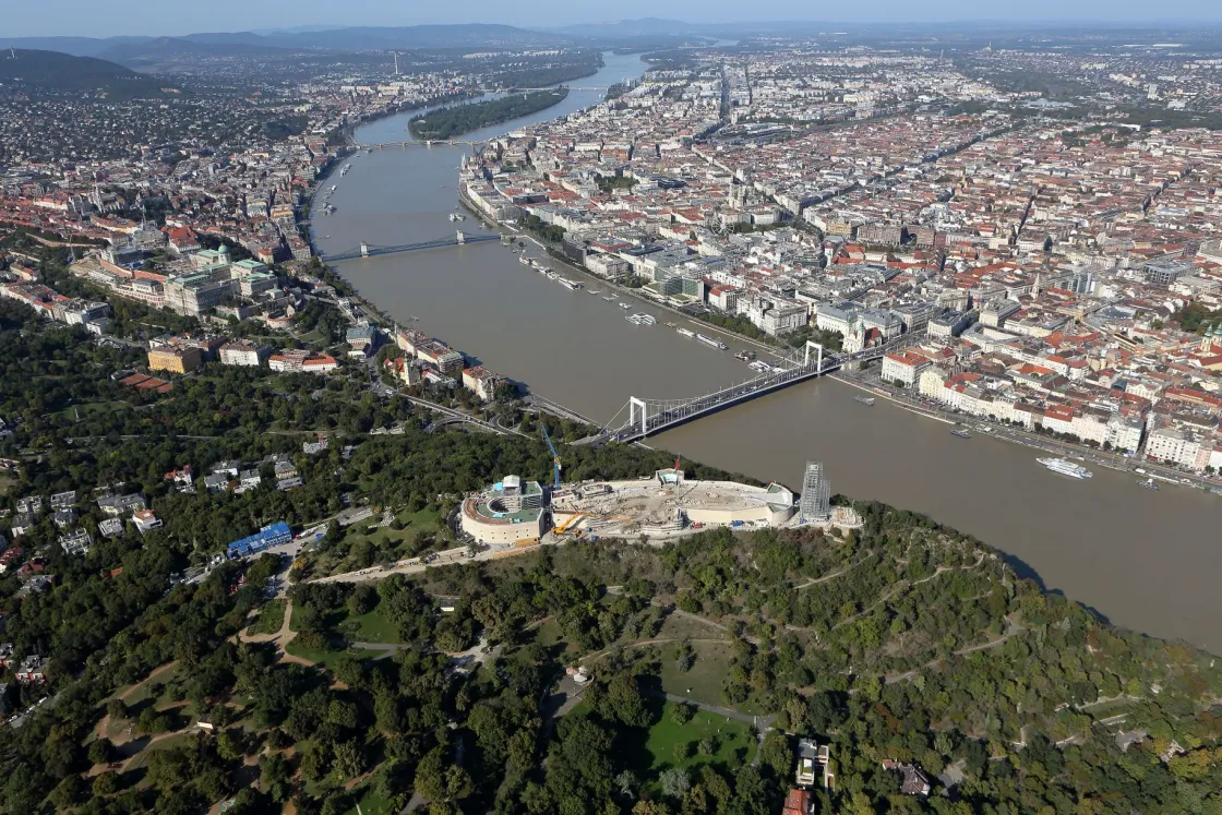 A budapesti árvíz a levegőből