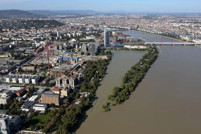 A budapesti árvíz a levegőből