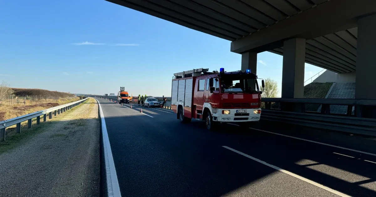 Egy külföldi autós megpróbált elgázolni egy magyar sofőrt Csornánál, miután az kiszállt a kocsijából
