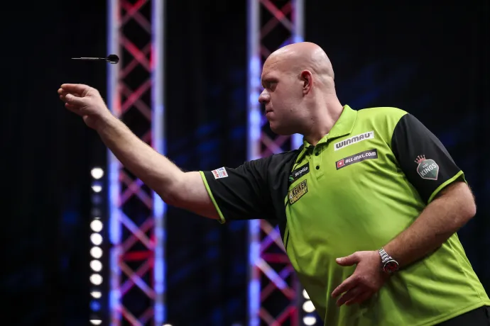 Michael van Gerwen a Hungarian Darts Trophy döntőjében – Fotó: Hegedüs Róbert / MTI