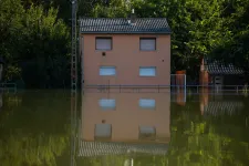 Átvágták a gátat Bajánál, házakat öntött el a víz, de az alpolgármester szerint ez volt a helyes döntés