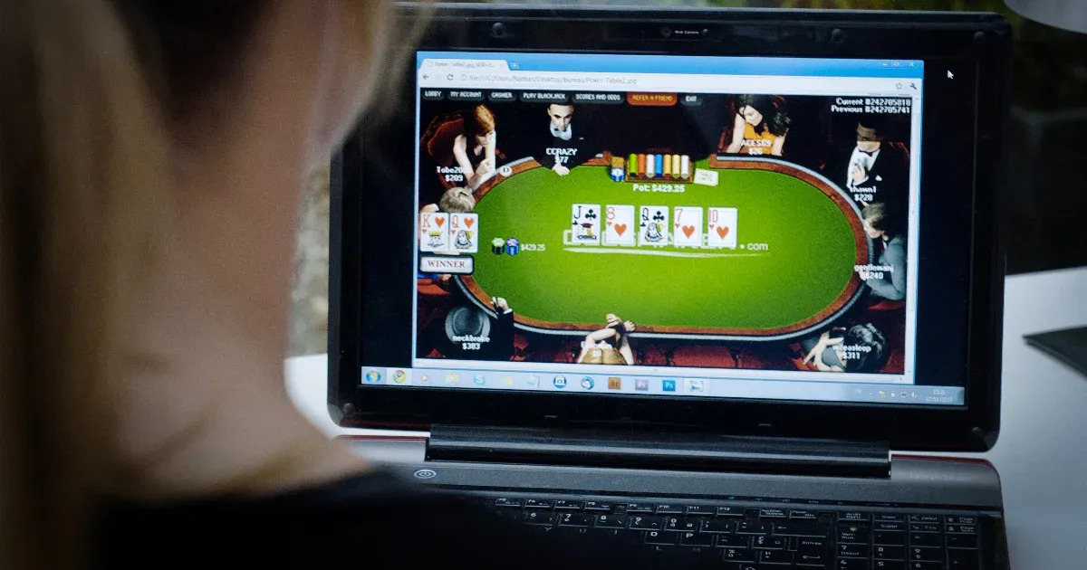 Egy orosz mesterséges intelligencia éppen kinyírja az online pókert