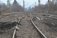 Egy tehervonat több kocsija kisiklott Soroksárnál