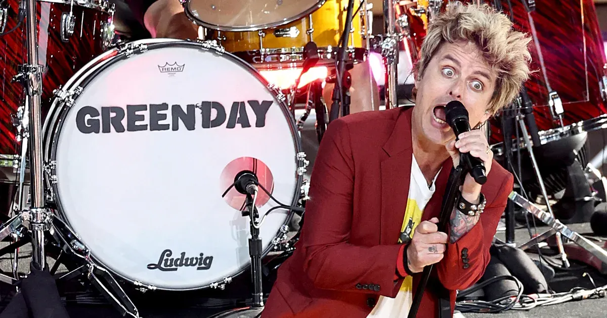 Két Las Vegas-i rádió is letiltotta a Green Dayt, miután Billie Joe Armstrong szarfészeknek nevezte a várost