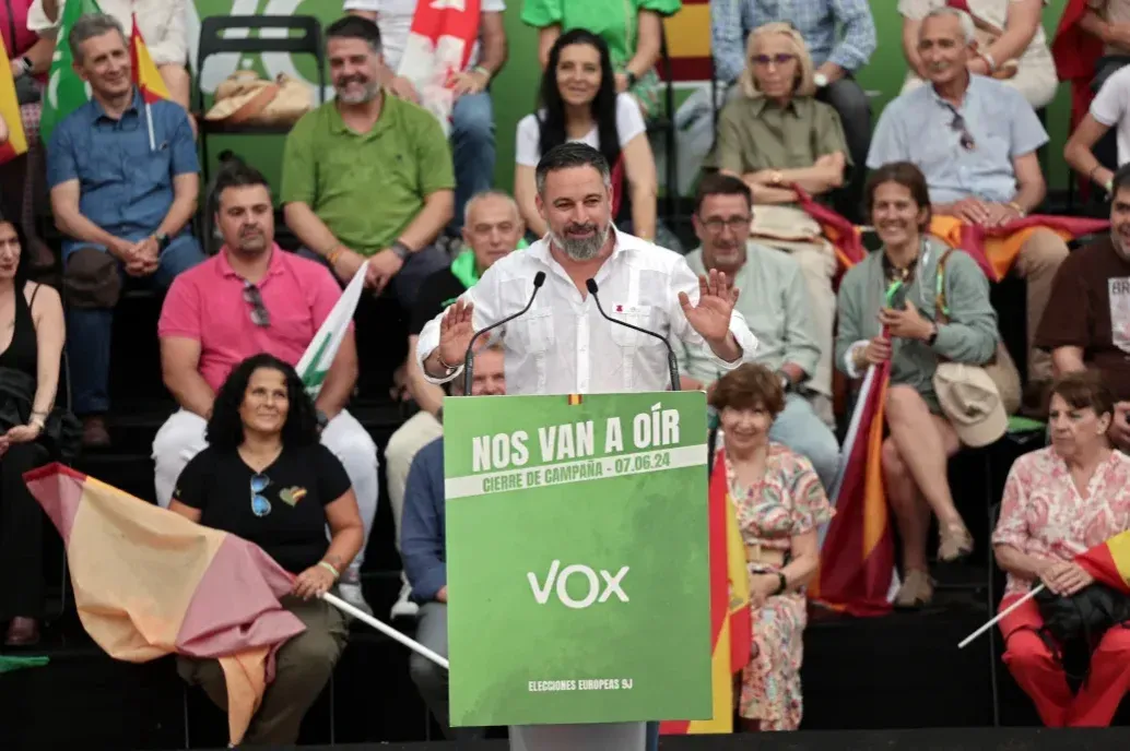 Spain's far-right Vox admits that bank owned by Orbán's billionaire friend provided loan to fund their election campaigns