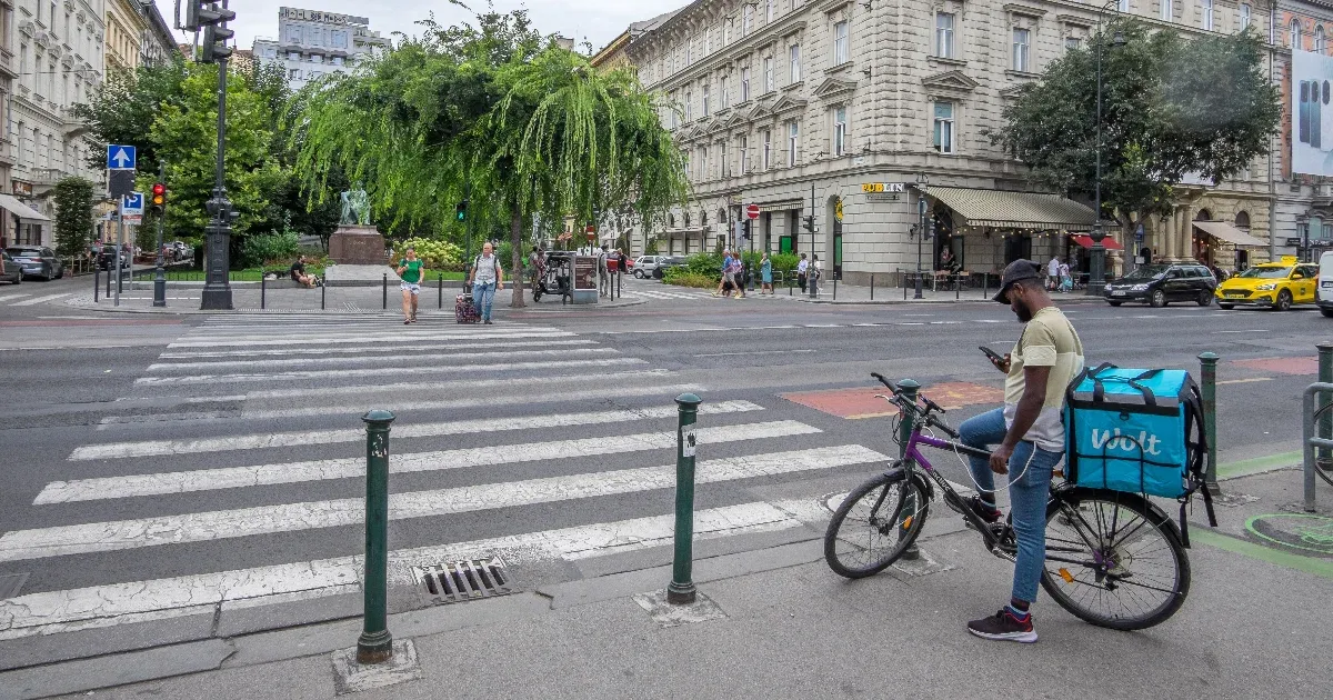 Szigorít a kormány, de ettől nem lesz kevesebb vendégmunkás az országban