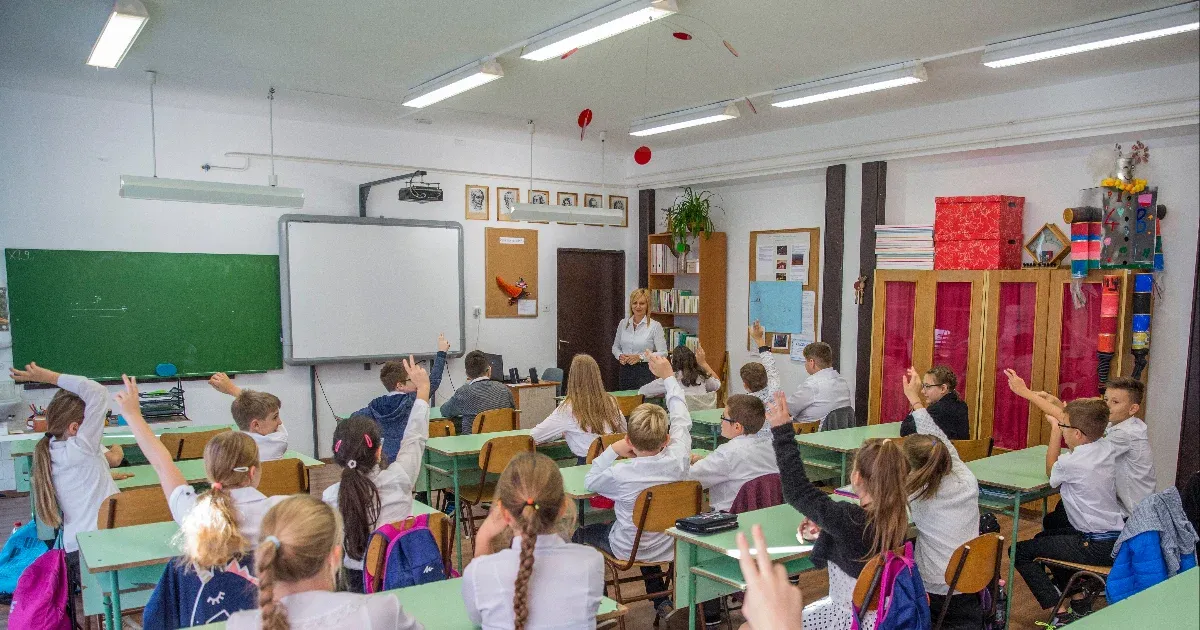 Jogosult vagy mérlegelhető? A tanárok iskolakezdési támogatása miatt a BM-hez fordultak a szakszervezetek
