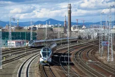 Leállt a vasútforgalom a Budapest-Győr vonalon reggel, több vonat menetrendje borult