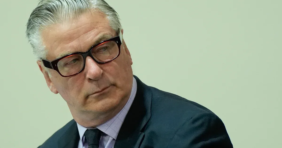 Lengyelországban mutatják be Alec Baldwin új filmjét, melynek forgatásán lelőtt egy operatőrt