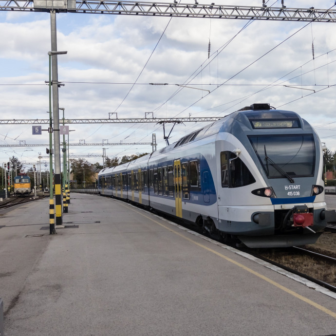 Addig reformálta a kormány a MÁV-ot, hogy közel került az ingyenesség