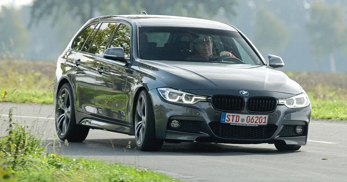 Vezetési élmény, olajszivárgás és tűzveszélyes dízelek: miért szeretik ilyen sokan a régi 3-as BMW-t?