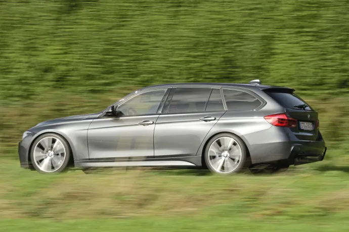 A tesztben szereplő BMW 320i Touring B-sorozatú, négyhengeres, turbós benzinmotorral – Fotó: Sven Krieger / autóMAGAZIN