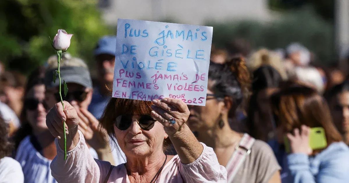 Gisèle Pélicot-ért és a szexuális erőszak más áldozataiért tartottak csendes felvonulást Franciaországban
