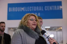 Újra visszadobta Diana Şoşoacă elnökjelöltségének iratcsomóját a BEC