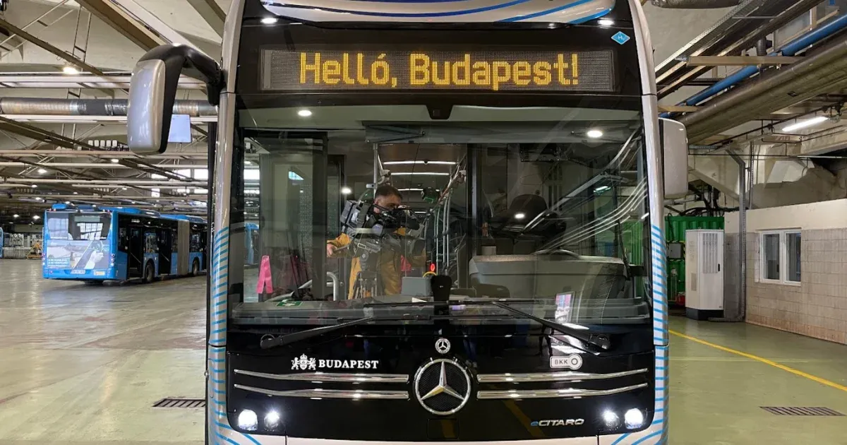 Aki ingyen akar átbuszozni Budapesten a világ egyik legmodernebb buszával, most egy hétig megteheti