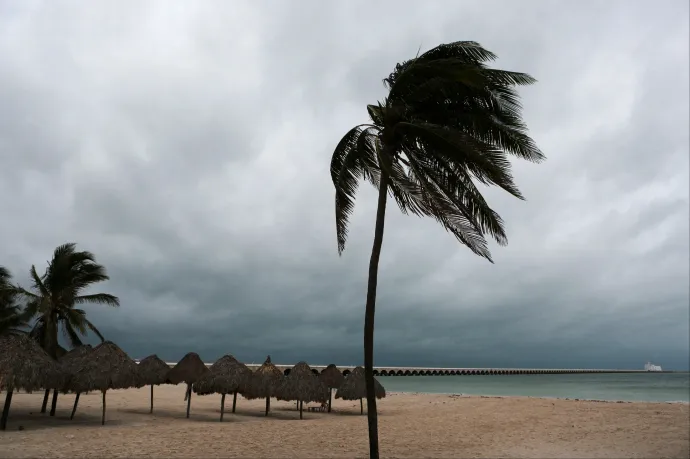 Újabb szörnyű hurrikán fenyegeti Floridát, a Miltont a legmagasabb veszélyességi kategóriába sorolták