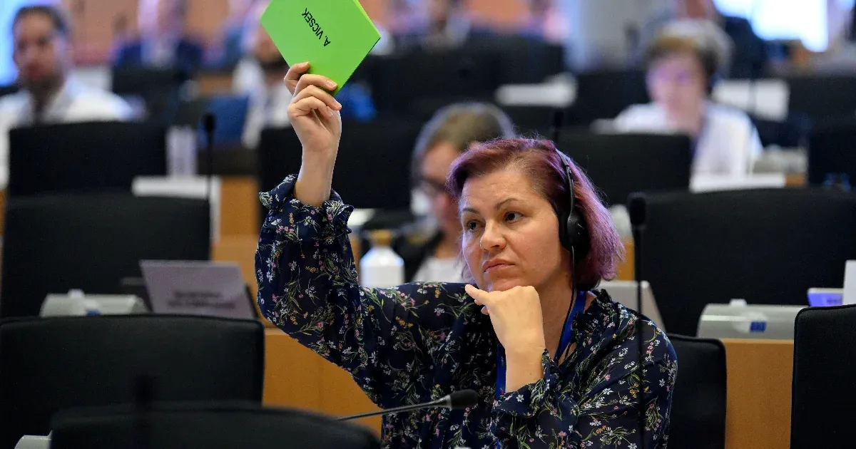 Fideszes képviselő: A Tisza Párt beállt az EP magyarellenes tagjaihoz. Tisza: Ez alaptalan rágalom