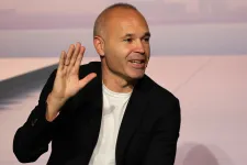 Andrés Iniesta könnyek között jelentette be, hogy visszavonul